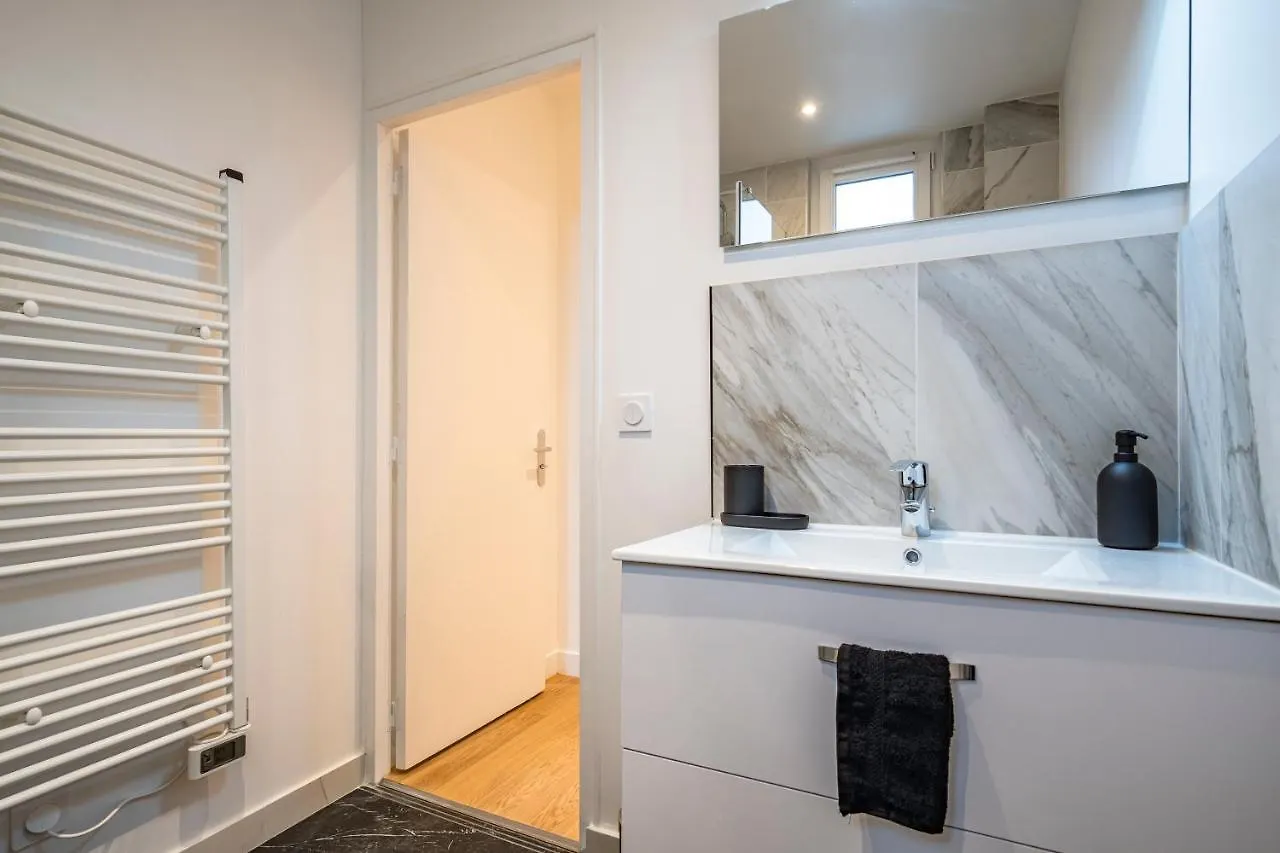 The Nell House Apartment Vigneux-sur-Seine France
